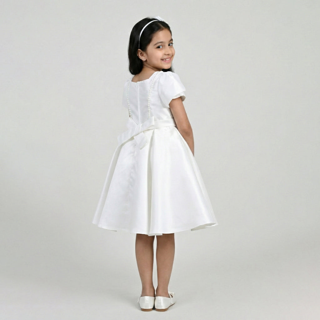 Elegant Minimalist Satin A-Line Occasion Dress with Signature Side Bow