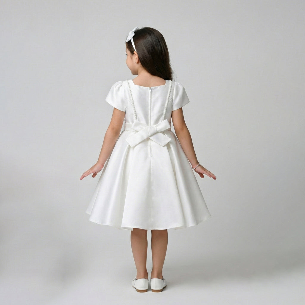 Graceful Minimalist Satin A-Line Occasion Dress with Signature Side Bow