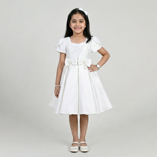 Elegant Minimalist Satin A-Line Occasion Dress with Signature Side Bow