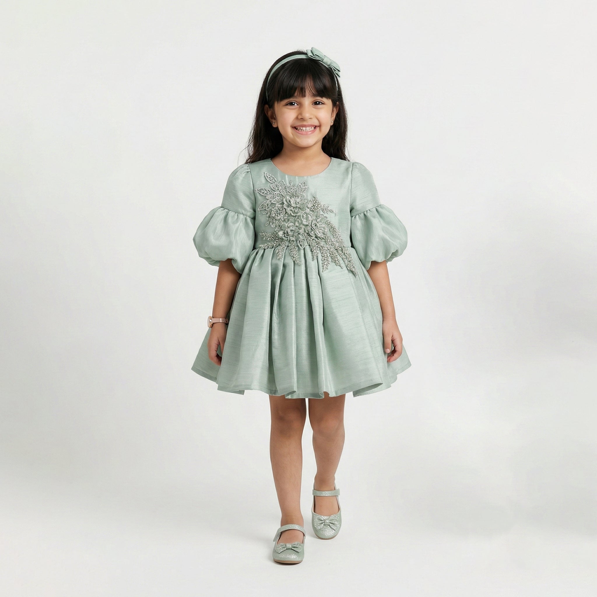 Girls' Elegant Lace-Overlay Gala Dress with Flutter Sleeves